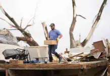 Tornado en Iowa deja varios muertos y destrucción en Greenfield Tornado en Iowa deja varios muertos y destrucción en Greenfield