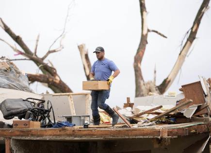 Tornado en Iowa deja varios muertos y destrucción en Greenfield
