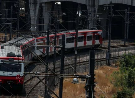 Retrasos en el Tren Suburbano por falla eléctrica afectan a usuarios