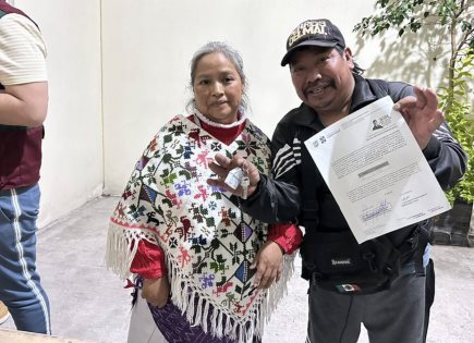 Reubicación de 43 familias otomí en colonia Juárez