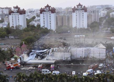 Tragedia por incendio en parque de atracciones en India deja 27 muertos