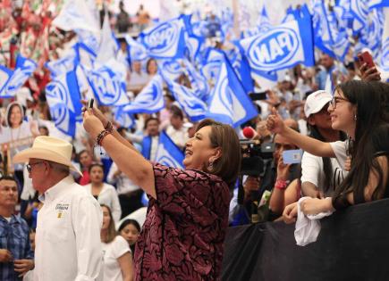Candidata Xóchitl Gálvez en acto de campaña en Pachuca