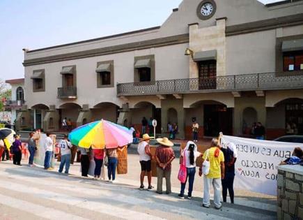 Vecinos de Balcones reclaman agua potable Vecinos de Balcones reclaman agua potable