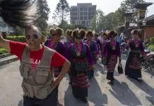 Impacto Ambiental en la Cumbre del Everest Impacto Ambiental en la Cumbre del Everest