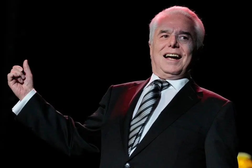 Enrique Guzmán confiesa que por las noches le habla a Silvia Pinal