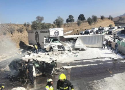 Accidente fatal en la autopista México-Puebla: Mujer muere al chocar contra tráiler