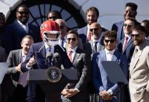 Biden celebra a los Chiefs en la Casa Blanca por su resiliencia y título de la NFL