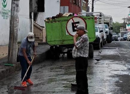 Empleados de limpia sufren golpe de calor