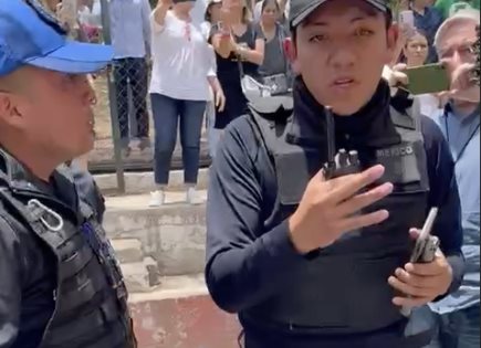 Falsos policías intentan detener votación en casilla de Lomas