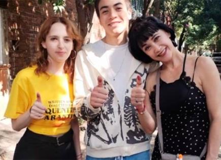 Susana Zabaleta y su familia votan en las elecciones 2024