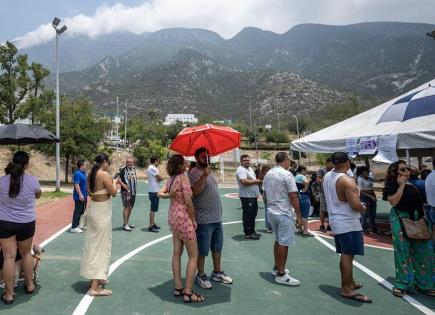 Votantes enfrentan clima extremo y problemas en Nuevo León