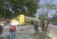 Bloqueo de maestros en Tuxtla Gutiérrez por demandas educativas