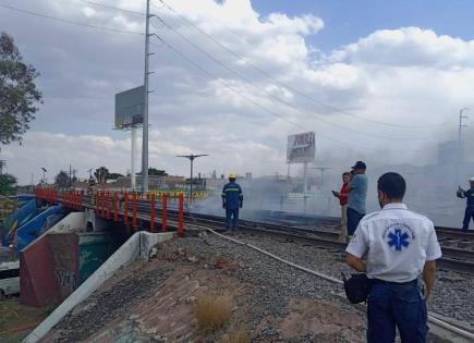Video | Incendio en Puente Pemex provoca cierre de Salvador Nava
