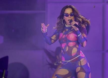 Anitta con el funk brasileño da explosivo concierto