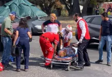Trasladan a mujer atropellada en Salvador Nava Trasladan a mujer atropellada en Salvador Nava