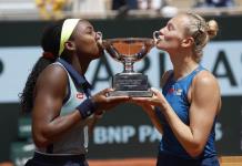 Coco Gauff y Katerina Siniakova se coronan en el Abierto de Francia