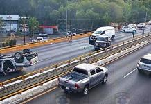 Video | Choque con volcadura en puente de Mariano Jiménez y Salvador Nava