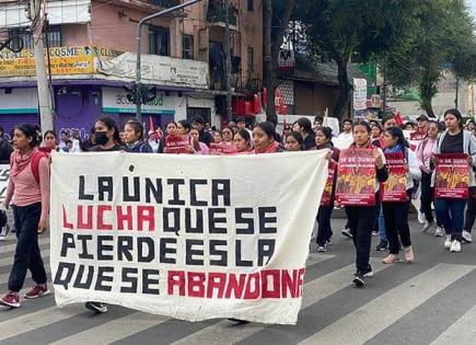 Conmemoración del 53 aniversario de El Halconazo en Zócalo