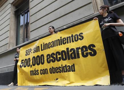 ONGs exigen a la SEP de México prohibir alimentos no saludables en escuelas