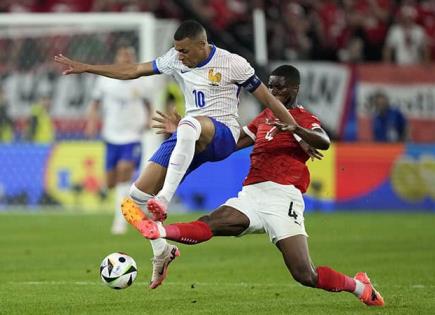 Cara victoria de Francia; Mbappé sale lesionado