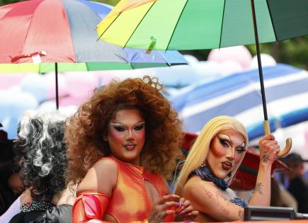 Participación de Drag queens en la marcha Pride de Guadalajara