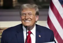 Trump y su equipo viajan en jet propiedad de Jeffrey Epstein