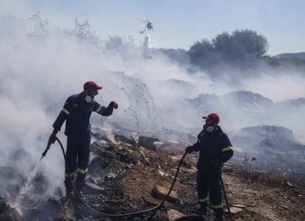 Control exitoso del incendio forestal en Atenas