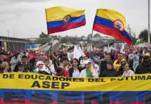 Maestros Colombianos Levantan Huelga en Protesta por Ley de Educaci&oacute;n