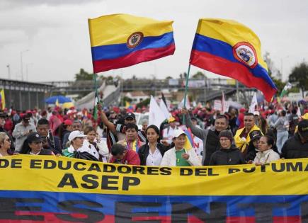 Maestros Colombianos Levantan Huelga en Protesta por Ley de Educación