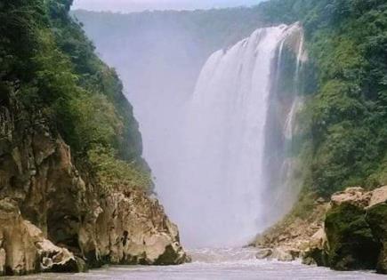 Cerrados parajes turísticos en la Huasteca tras lluvias