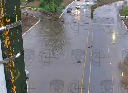 Actualización | Vialidades inundadas en SLP: más lluvia, más cierres