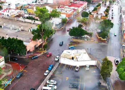 Lluvias provocan cierre de circulación en desnivel de Plaza San Luis