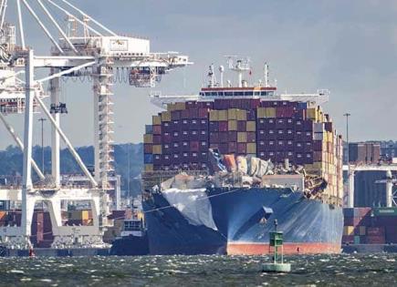 El carguero Dali sale de Baltimore tras choque