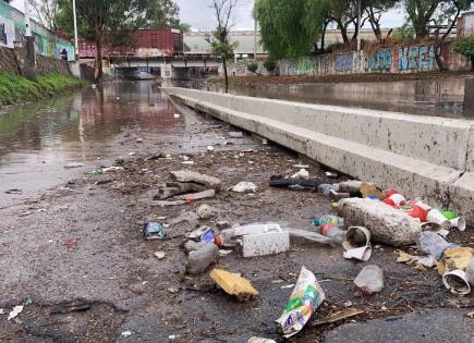 Montones de basura colapsan el circuito Río Españita