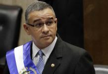 Condena a expresidente salvadoreño por lavado de dinero