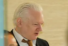 Julian Assange queda libre tras acuerdo hist&oacute;rico