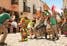 México enfrenta el reto de revitalizar su desarrollo productivo a largo plazo México enfrenta el reto de revitalizar su desarrollo productivo a largo plazo