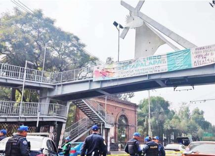 Hombre se arroja de puente en Iztapalapa y sobrevive