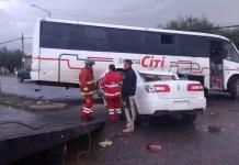 Aparatoso choque en carretera a Rioverde, cerca de Jassos