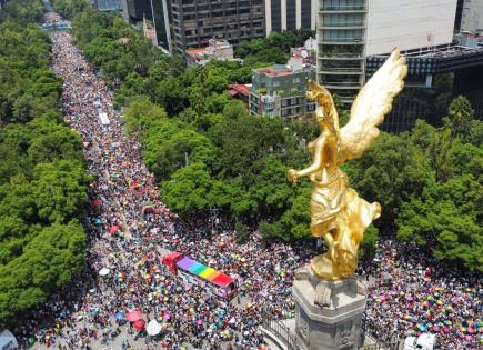 Fotos | Miles participan en Marcha del Orgullo LGBT+ en la CDMX