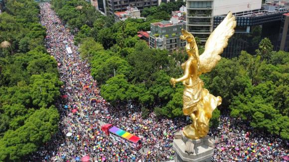 Fotos | Miles participan en Marcha del Orgullo LGBT+ en la CDMX