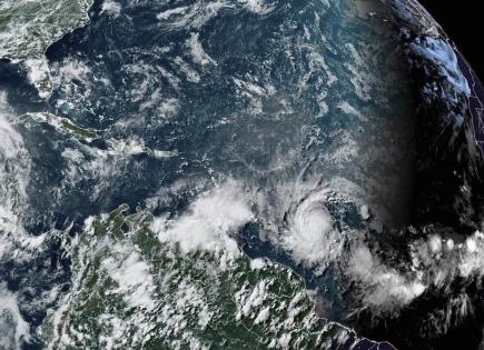 El huracán Beryl podría llegar a categoría 4 en su camino al sureste del Caribe