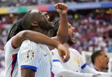 Con autogol, Francia se clasifica a cuartos de final Con autogol, Francia se clasifica a cuartos de final