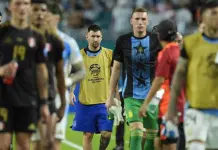 Remoci&oacute;n de c&eacute;sped en estadio de Miami para concierto