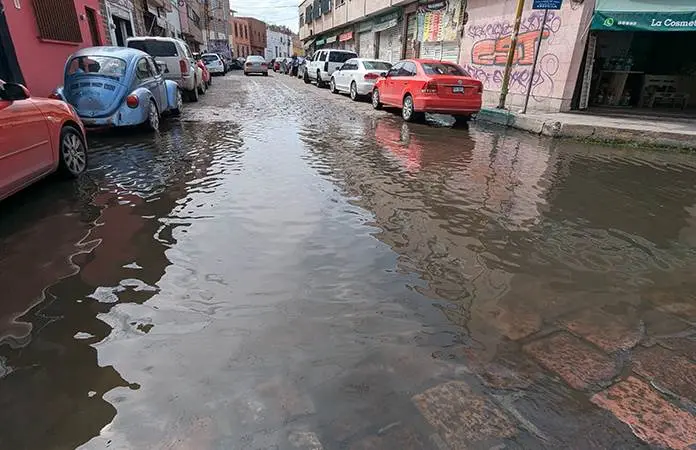 Interapas pide a restaurantes no lanzar residuos en drenaje