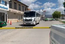 Fallece chofer de transporte de personal tras un infarto en Soledad