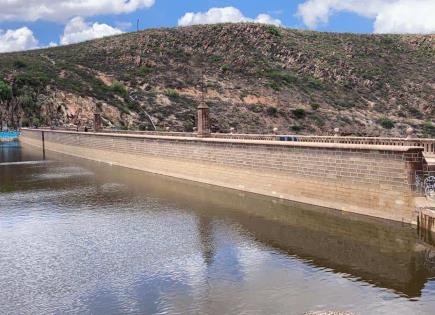 Alerta la UASLP por deslaves y riesgo en vertederos de presa San José