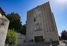 Polémica en Lourdes por mosaicos de exjesuita acusado de abuso