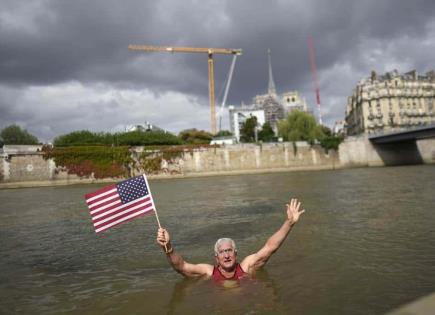 Nadador estadounidense desafía la contaminación en el Río Sena antes de los Juegos Olímpicos
