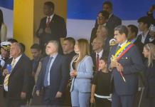 Desfile cívico-militar en Caracas por la Independencia de Venezuela